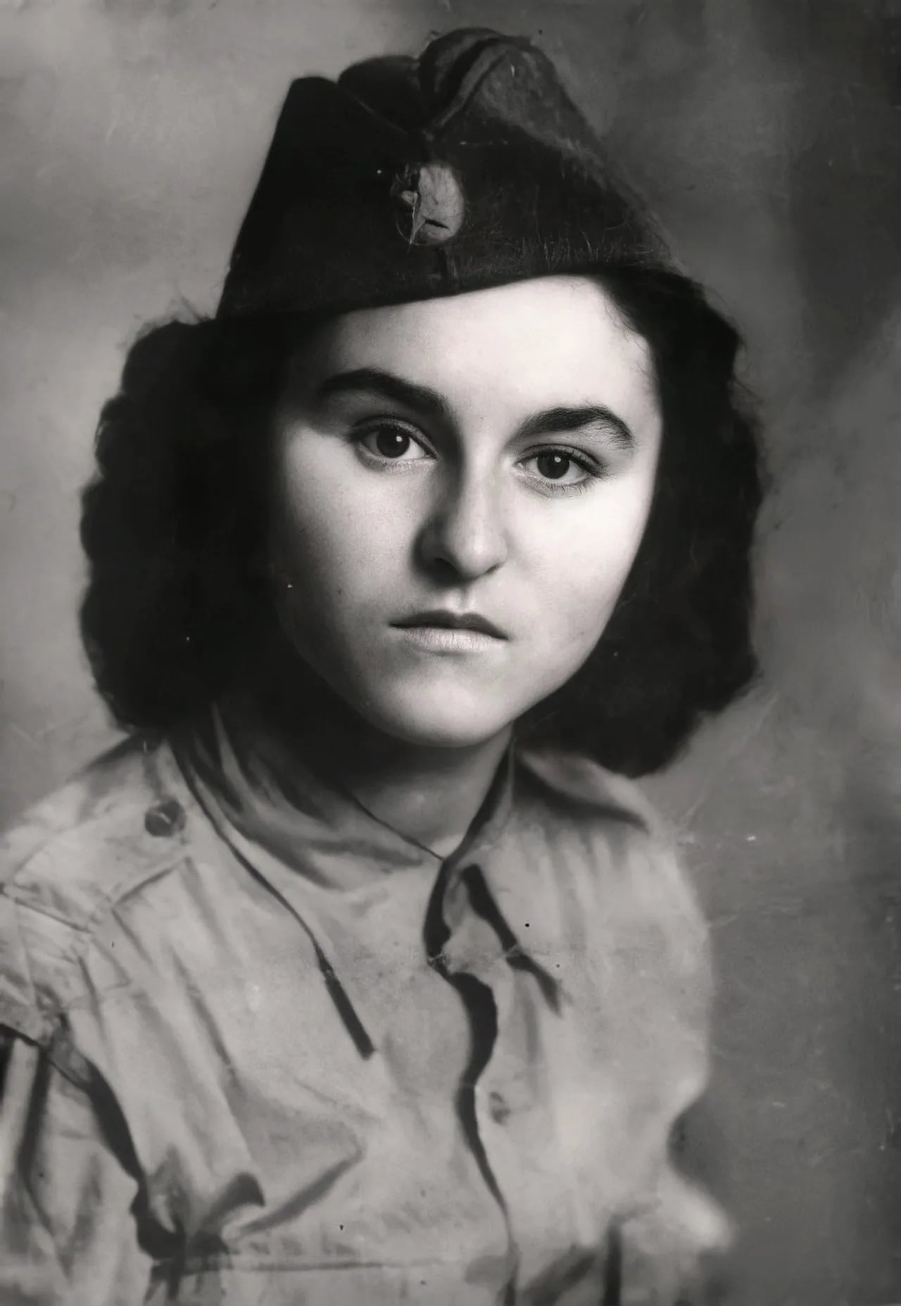 Porträt von Liri Belishova (1923–2018) – Gedenkseite