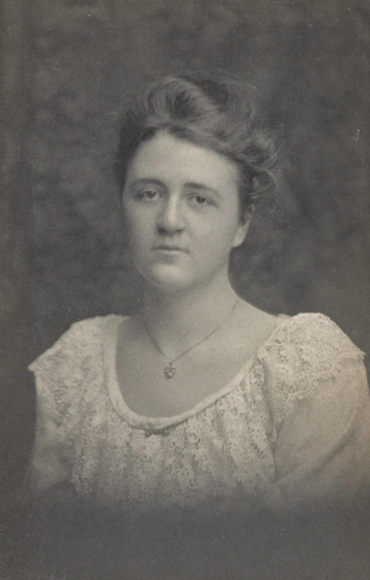 Portrait of Beatrice Fenton (1887–1983) – memorial page
