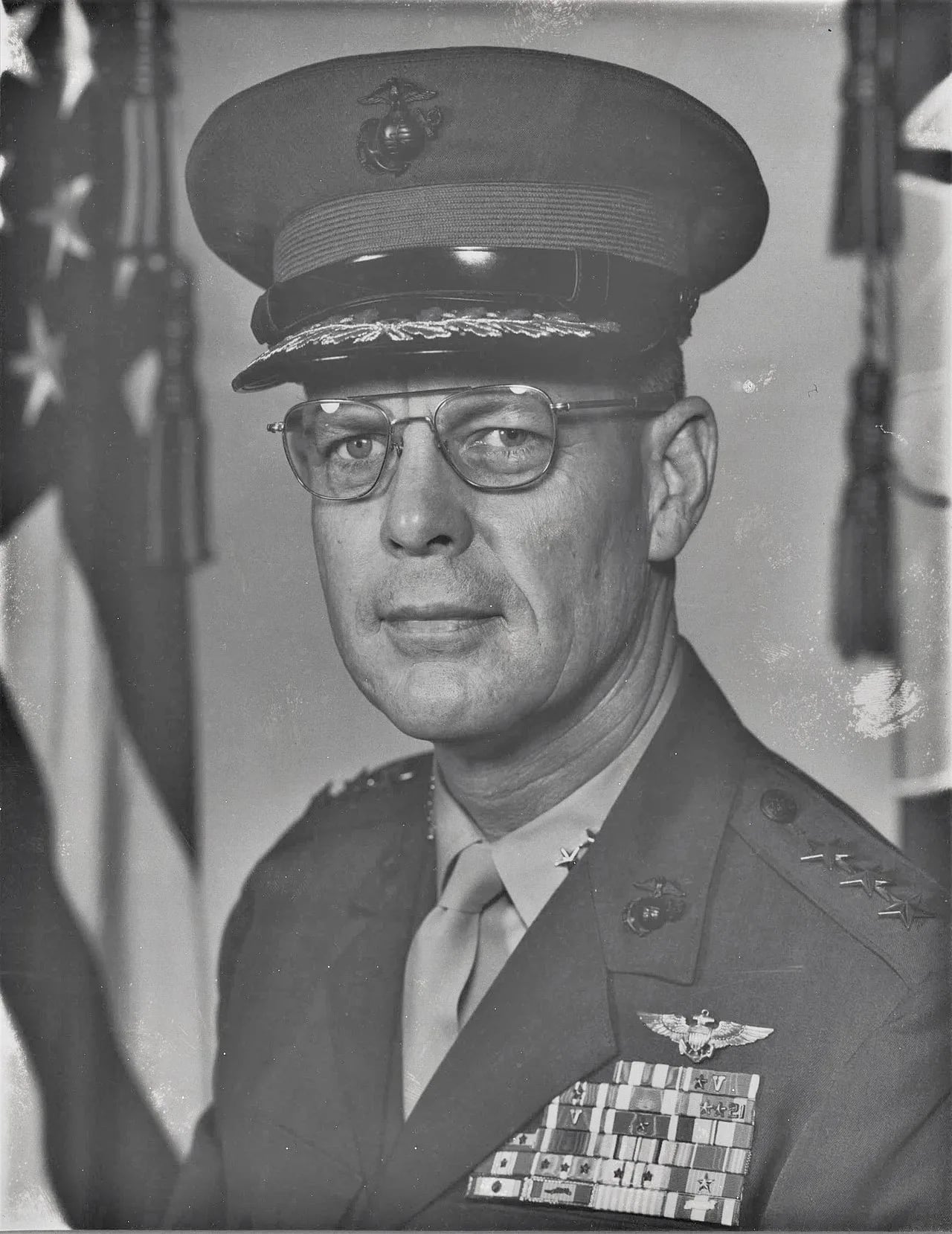 Portrait of William J. White (1925–2017) – memorial page