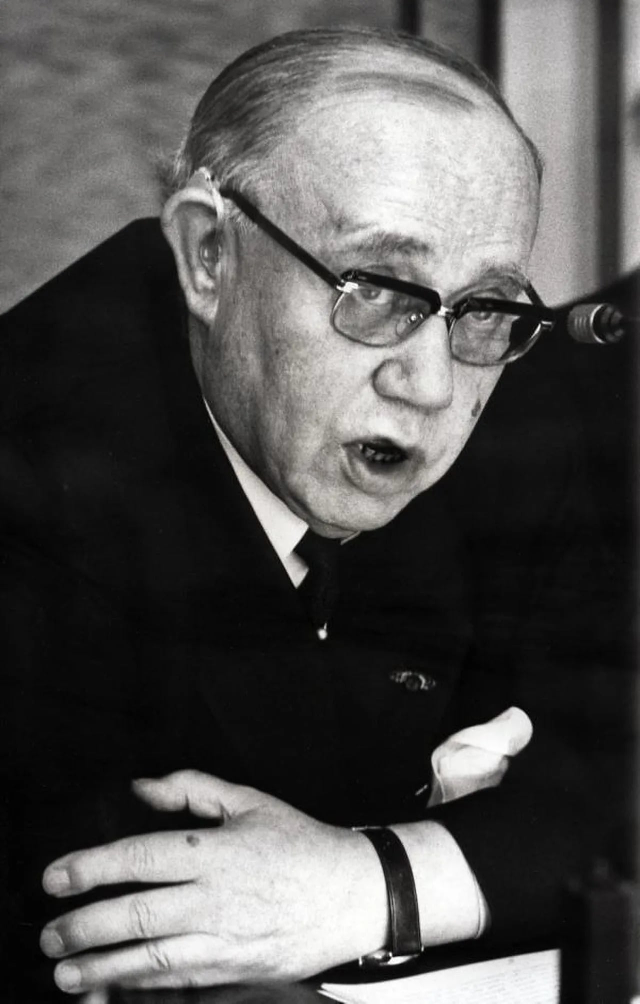 Porträt von Harm van Riel (1907–1980) – Gedenkseite