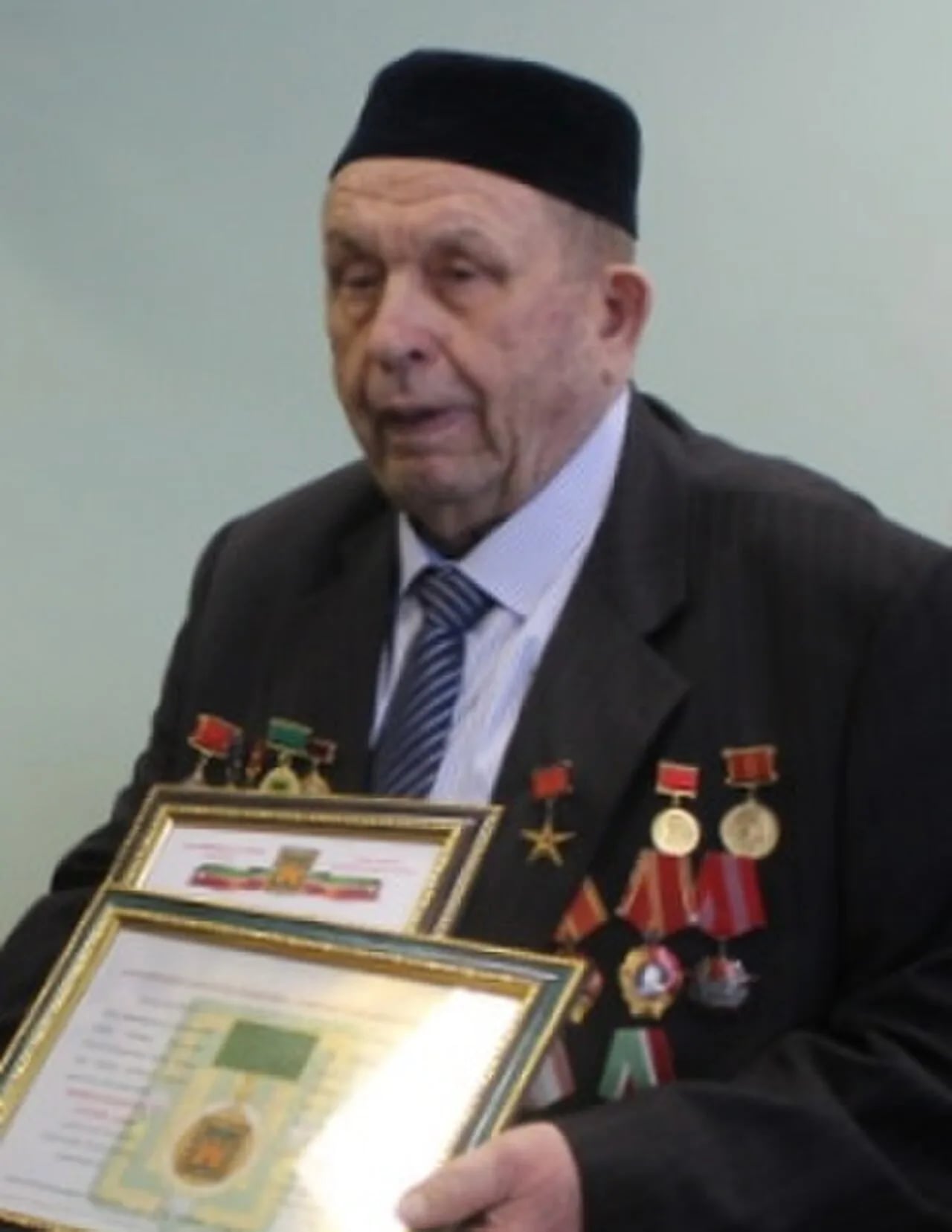 Portrait of İlsur Şäyxetdinef (1936–2019) – memorial page