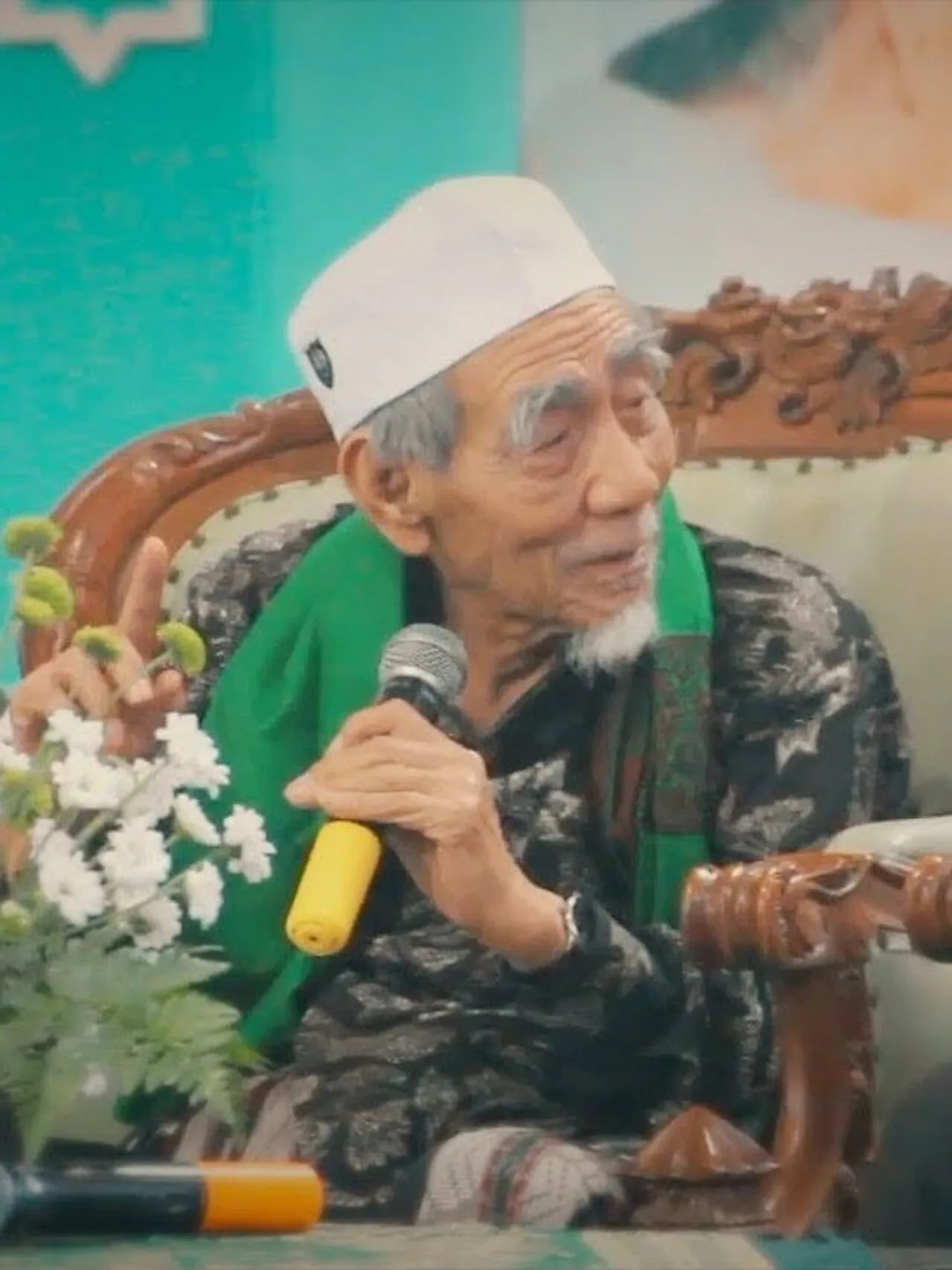 Portrait of Maimun Zubair (1928–2019) – memorial page