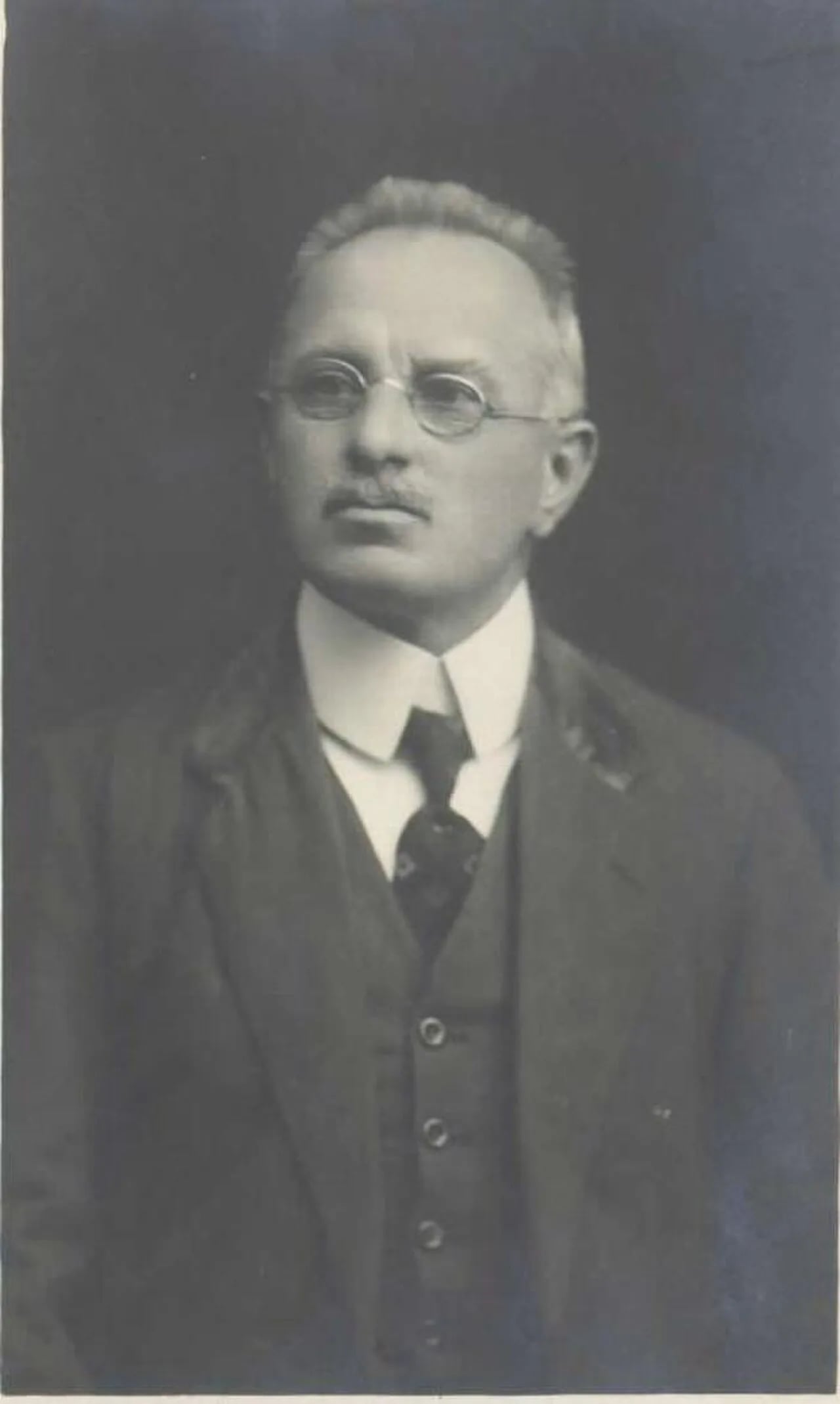 Porträt von Andrej Žmavc (1874–1950) – Gedenkseite