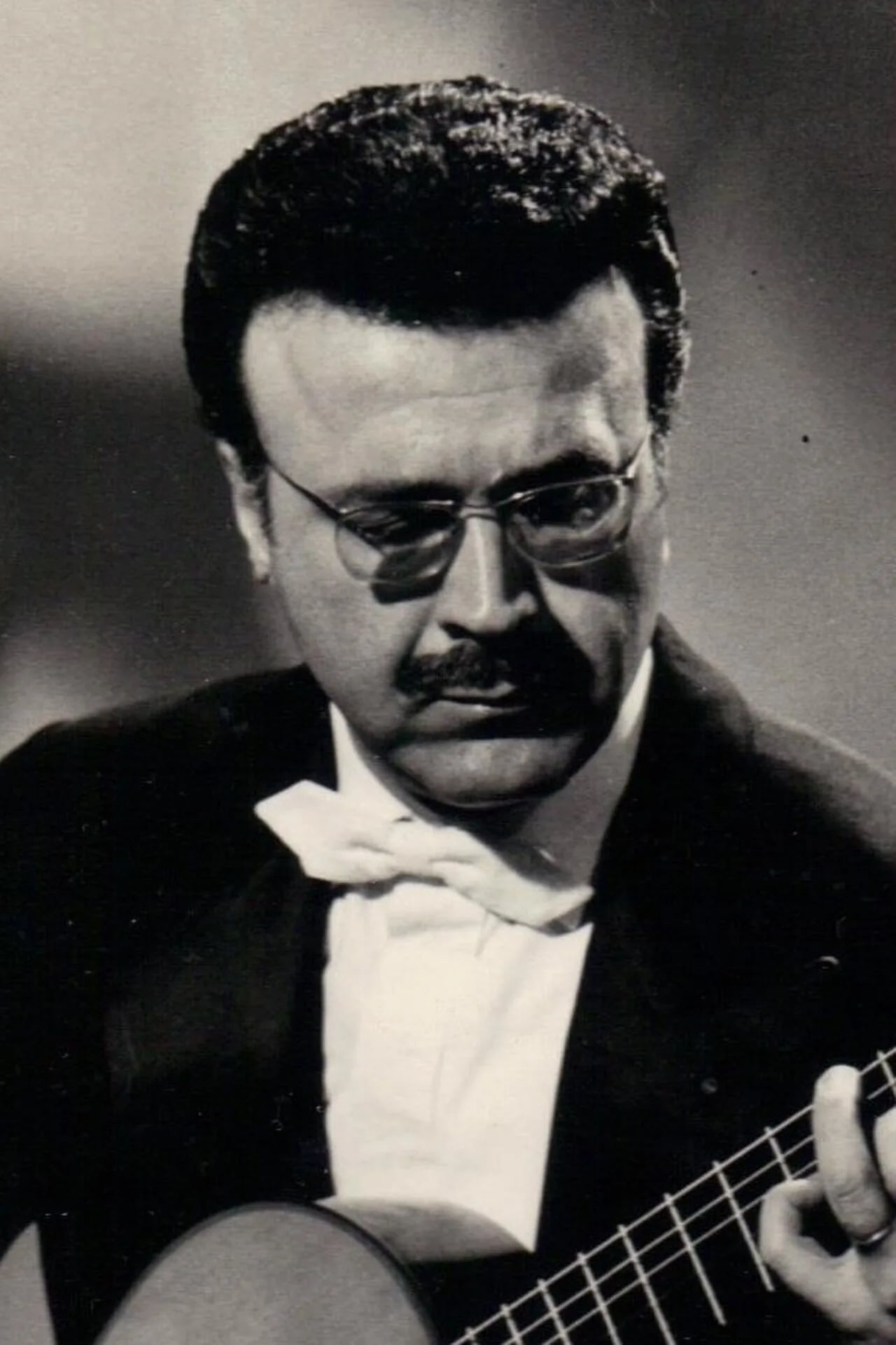 Portrait of Alexandre Lagoya (1929–1999) – memorial page