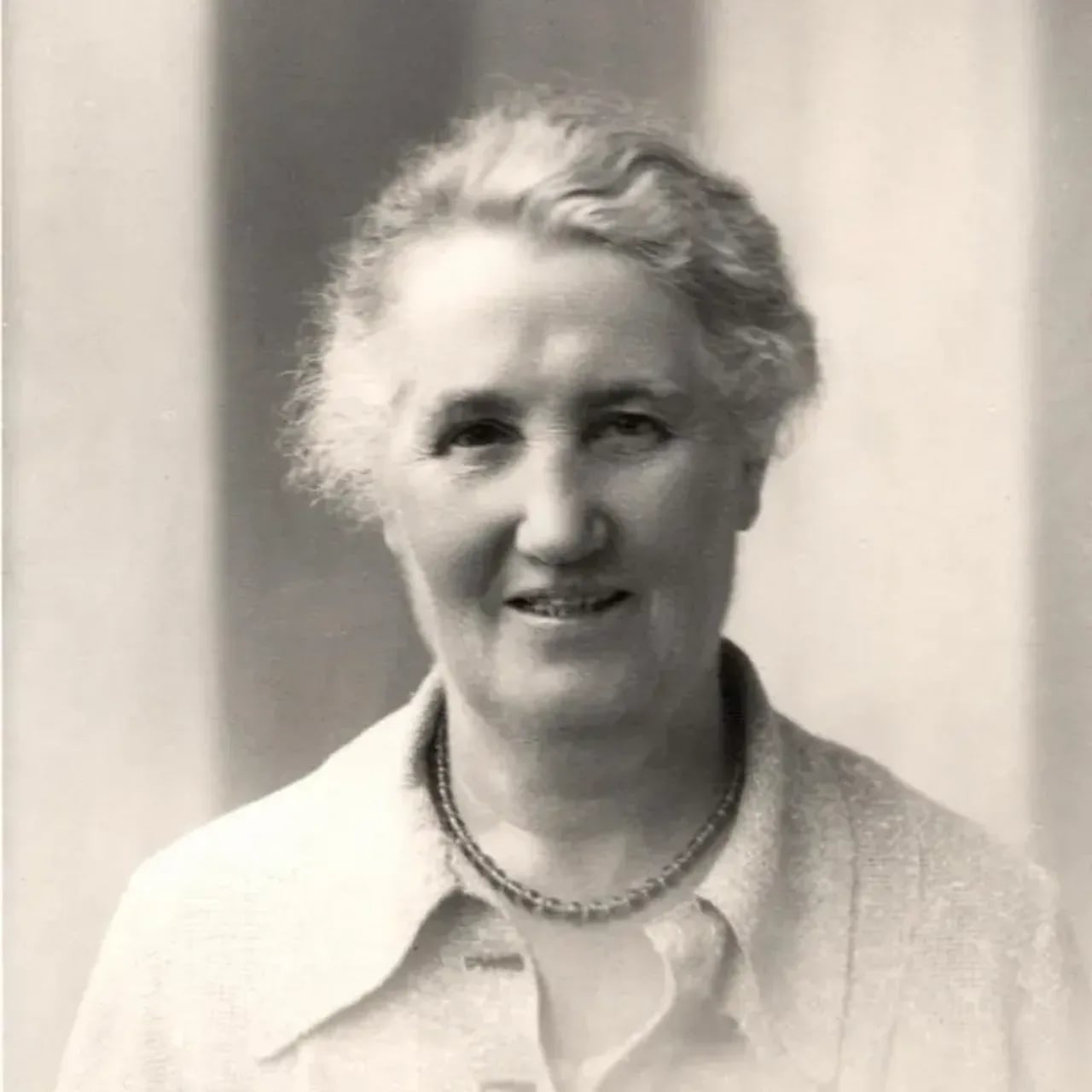 Portrait of Myra Sadd Brown (1872–1938) – memorial page