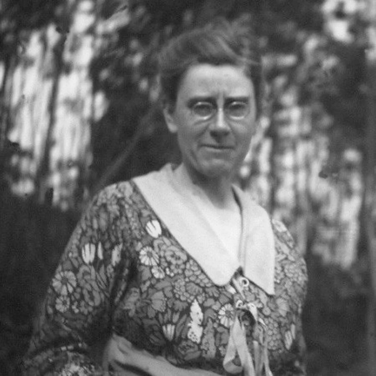 Porträt von Philippa Strachey (1872–1968) – Gedenkseite