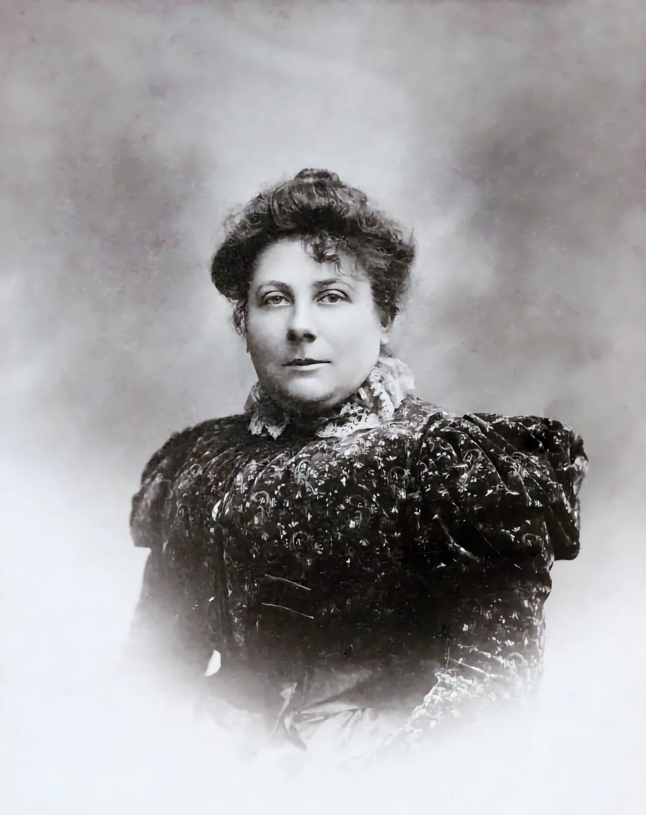 Portrait of Marie-Louise Néron (1866–1942) – memorial page