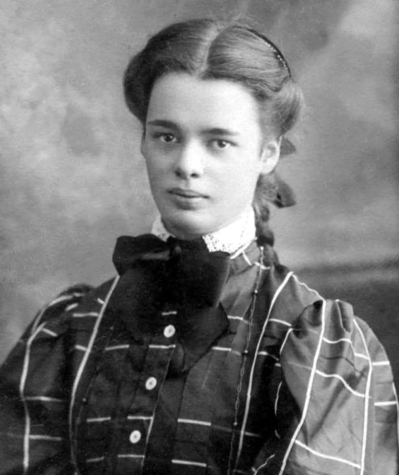 Porträt von Irina Dmitrijewna Borneman-Starynkewitsch (1890–1988) – Gedenkseite