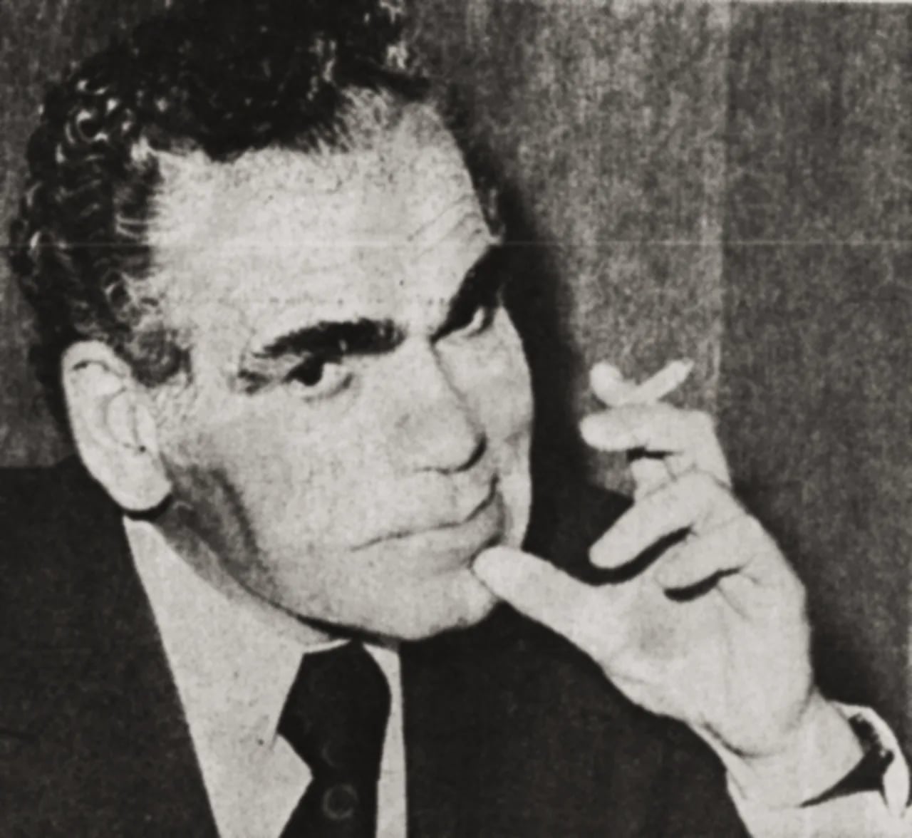 Porträt von Alexandru Piru (1917–1993) – Gedenkseite