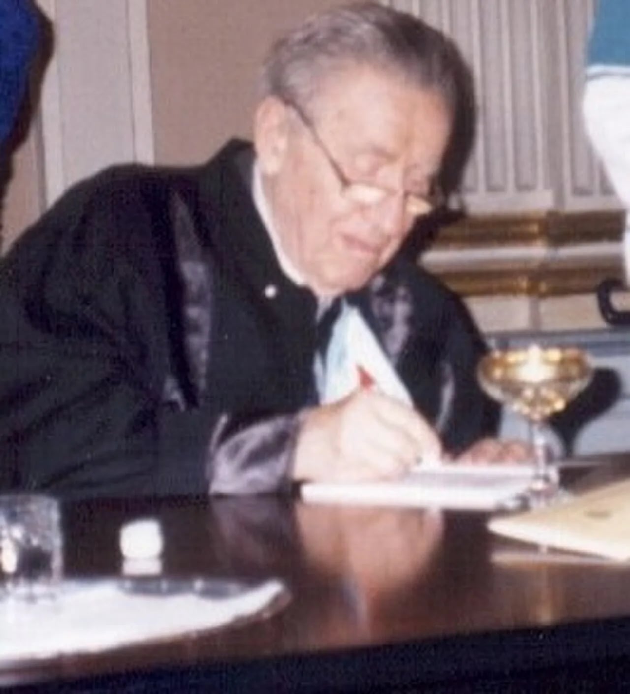 Portrait of Gabriel Țepelea (1916–2012) – memorial page