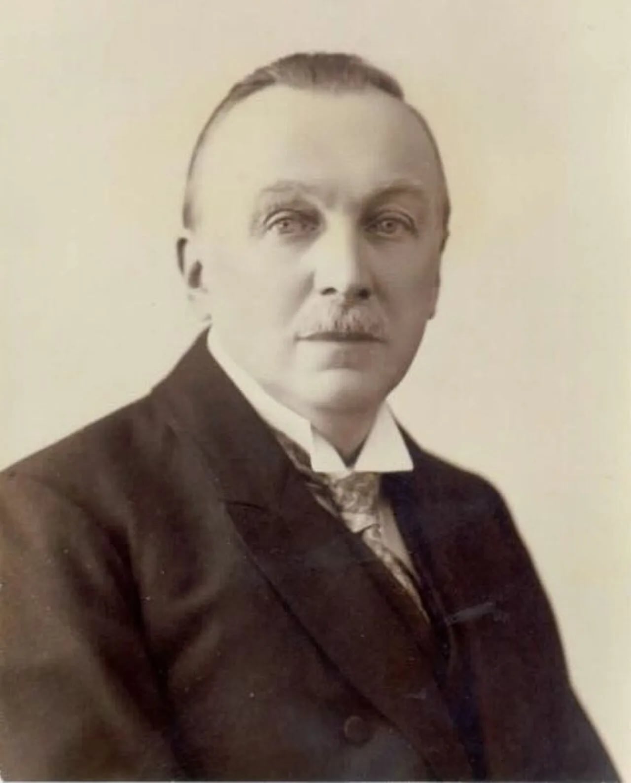 Portrait of Josip Nikolaj Sadnikar (1863–1952) – memorial page