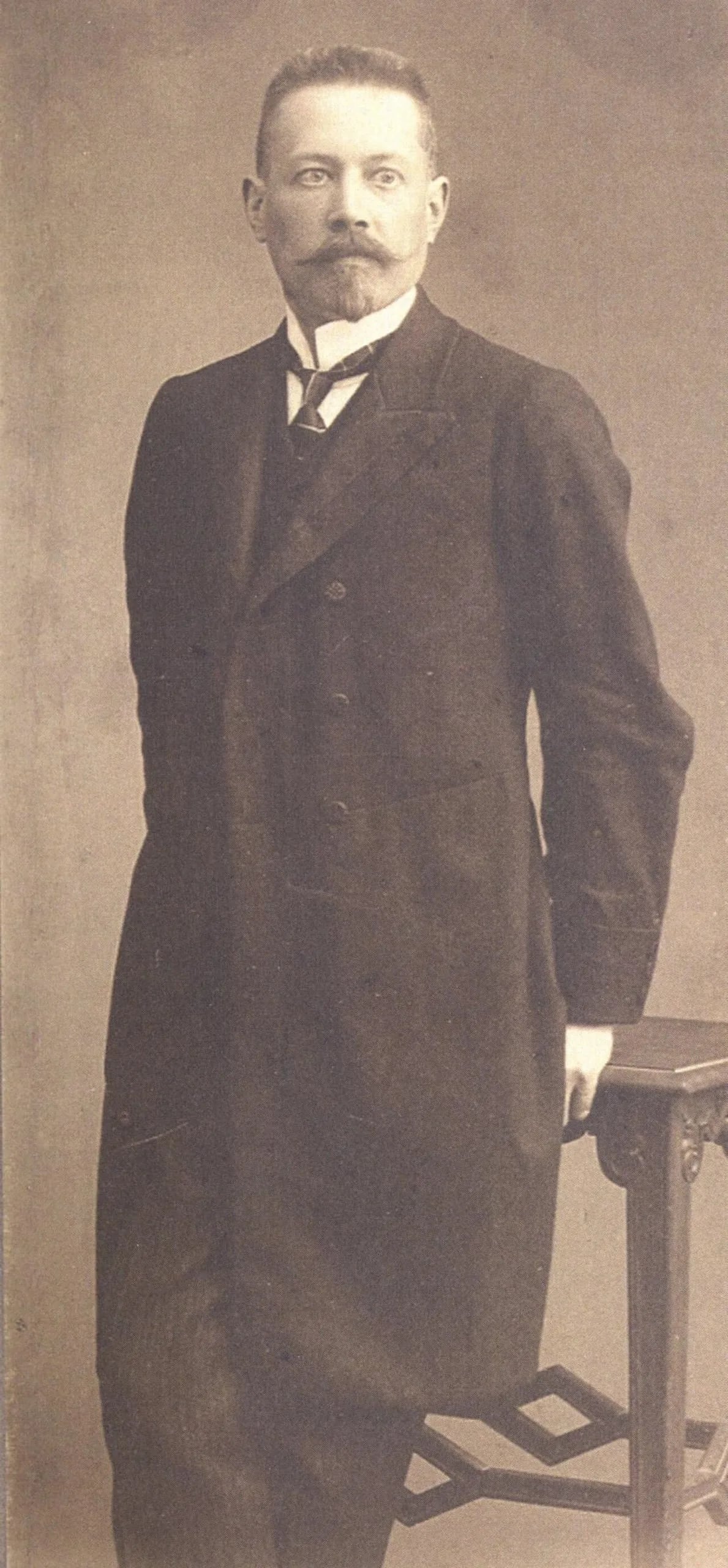 Portrait of Lavoslav Schwentner (1865–1952) – memorial page