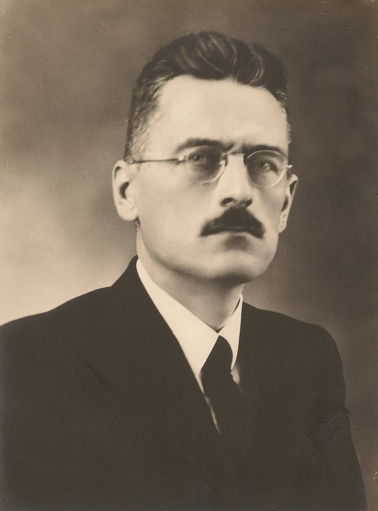 Portrait of Pierre Chevry (1894–1944) – memorial page