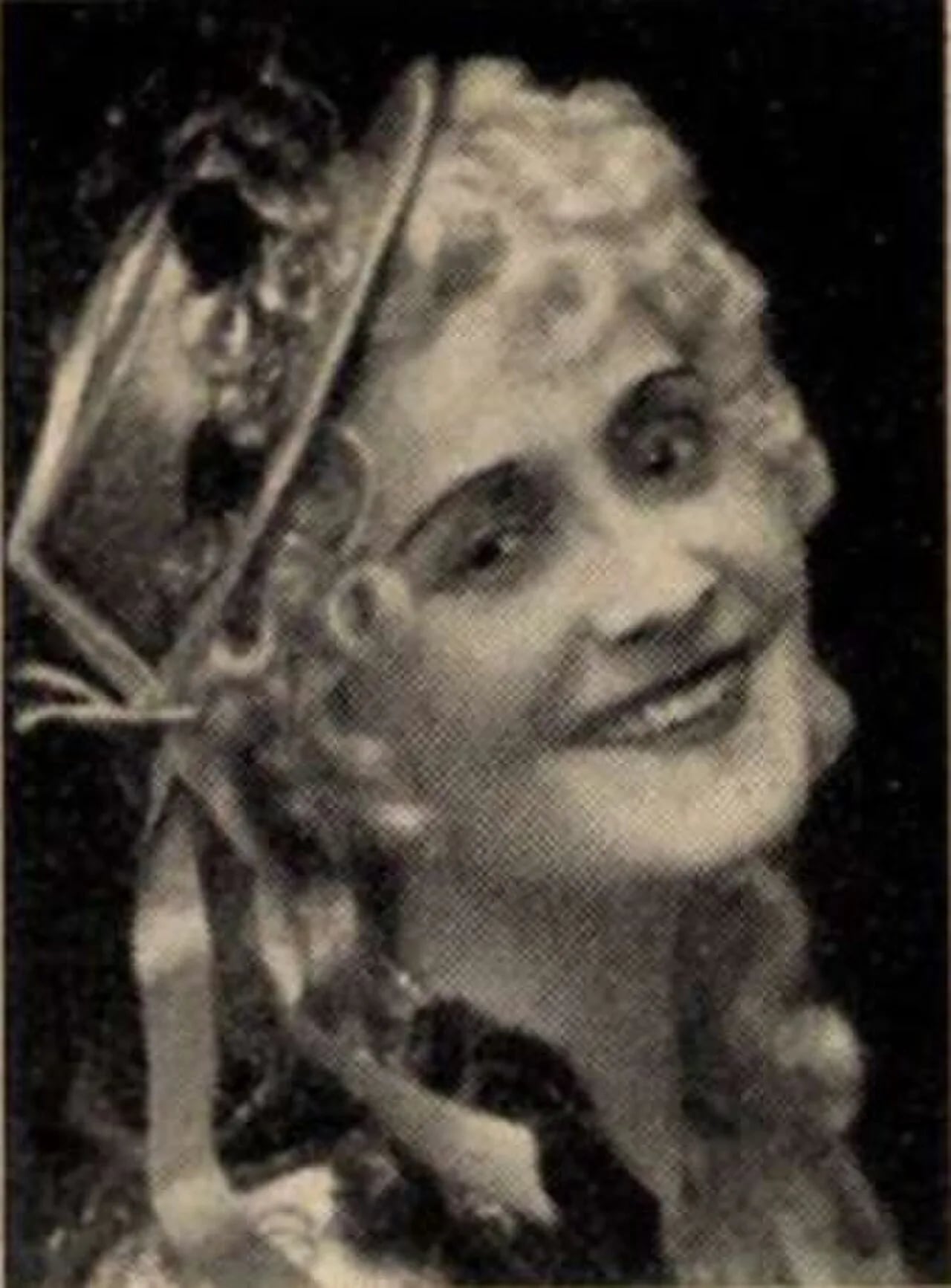 Portrait of Gitta Halász (1889–1968) – memorial page