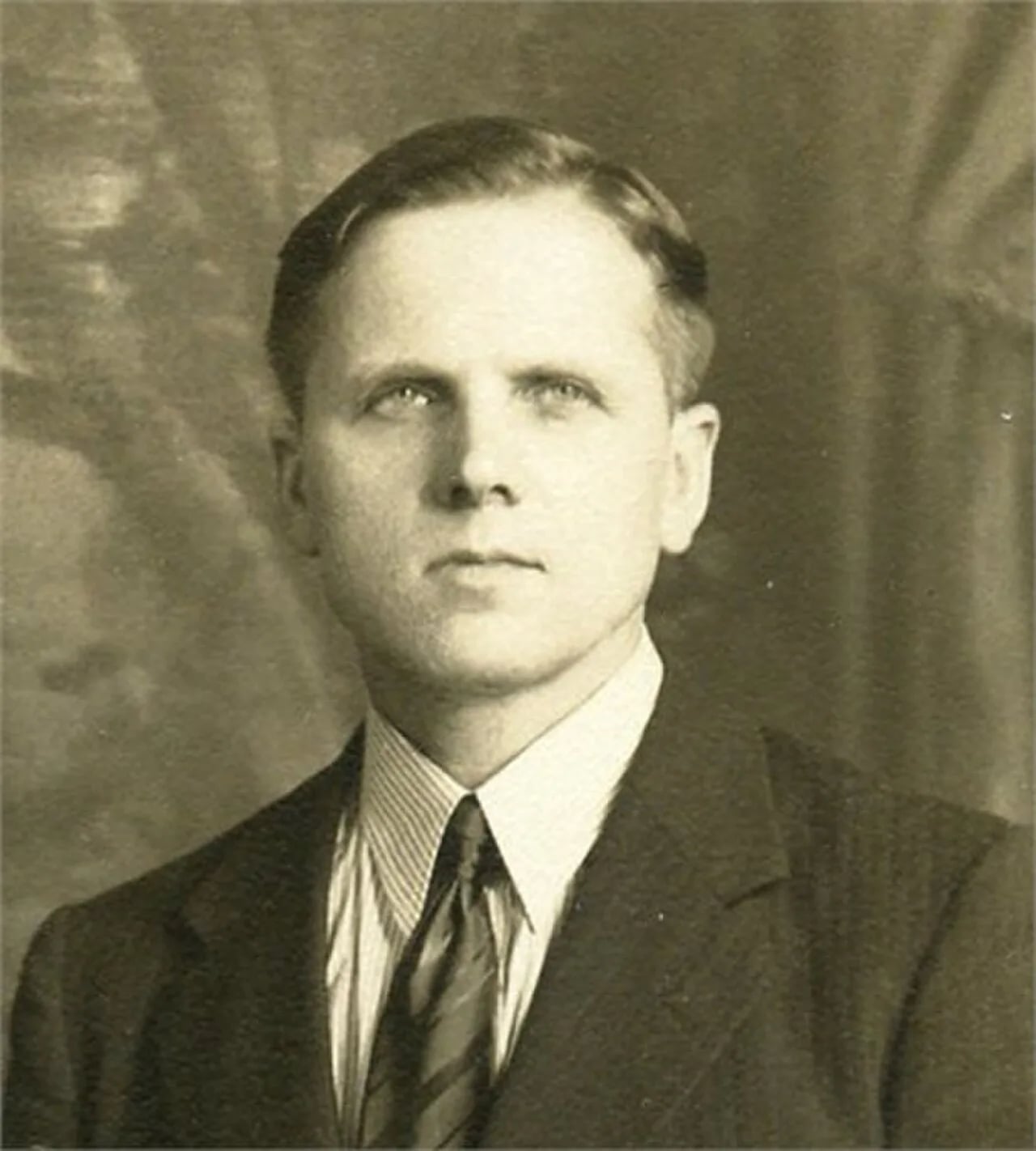 Portrait of Alexander Nelke (1894–1974) – memorial page