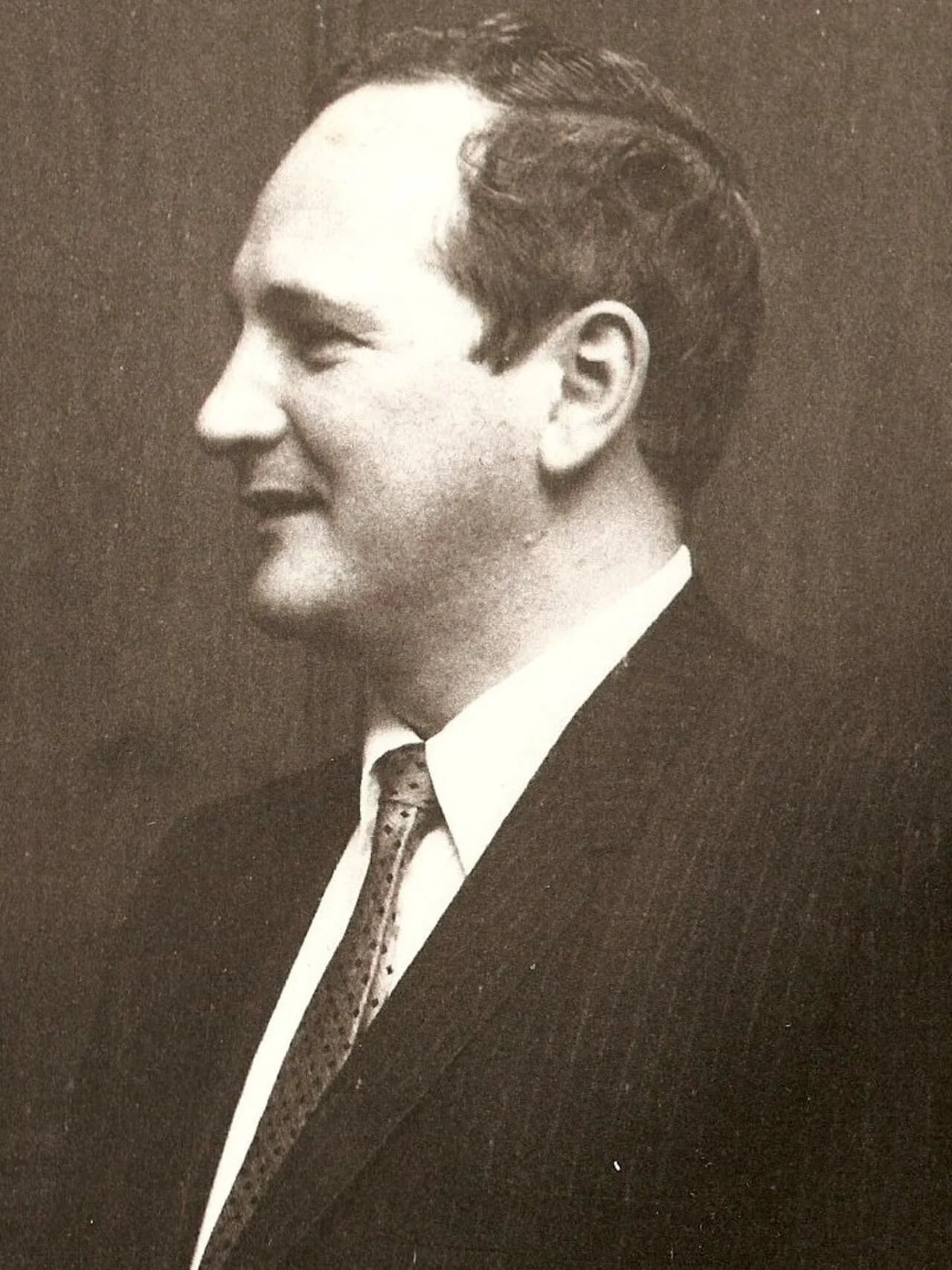 Porträt von Charles W. Woodford (1931–2009) – Gedenkseite