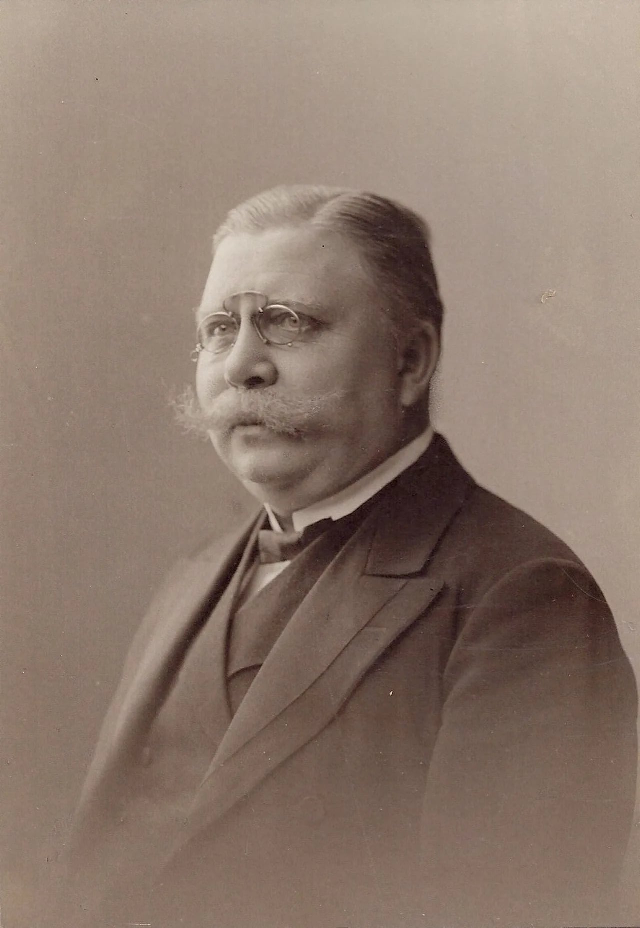 Portrait of August Duvier (1860–1928) – memorial page