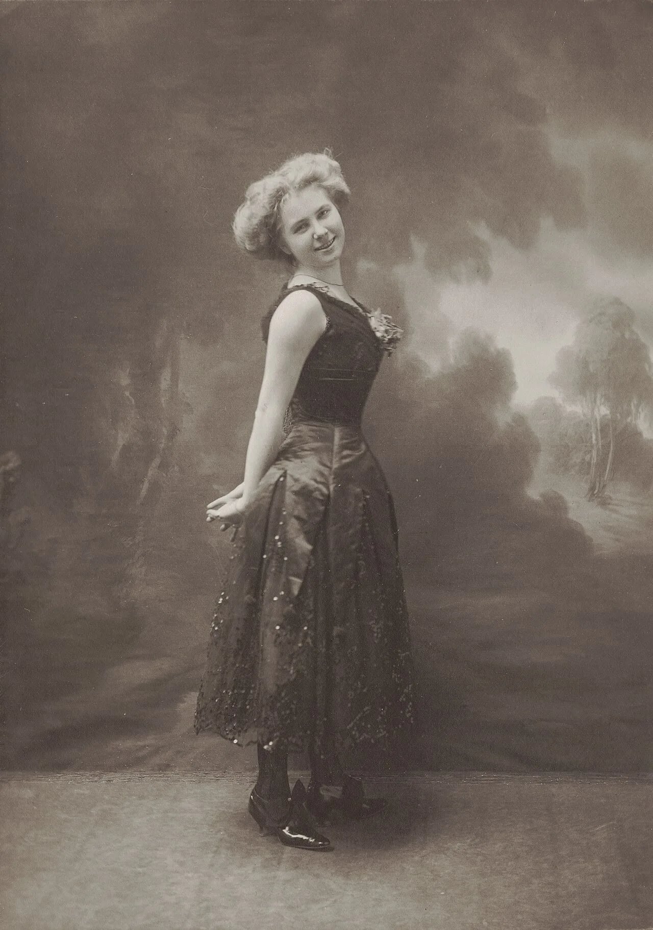 Portrait of Yrsa Liisberg (1890–1938) – memorial page