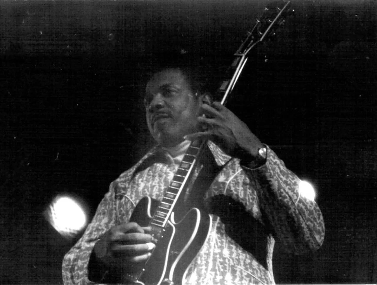 Portrait of Lonnie Brooks (1933–2017) – memorial page
