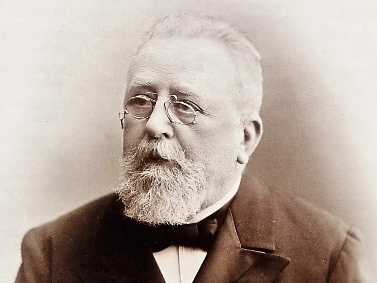 Portrait of Charles Rischard (1841–1914) – memorial page