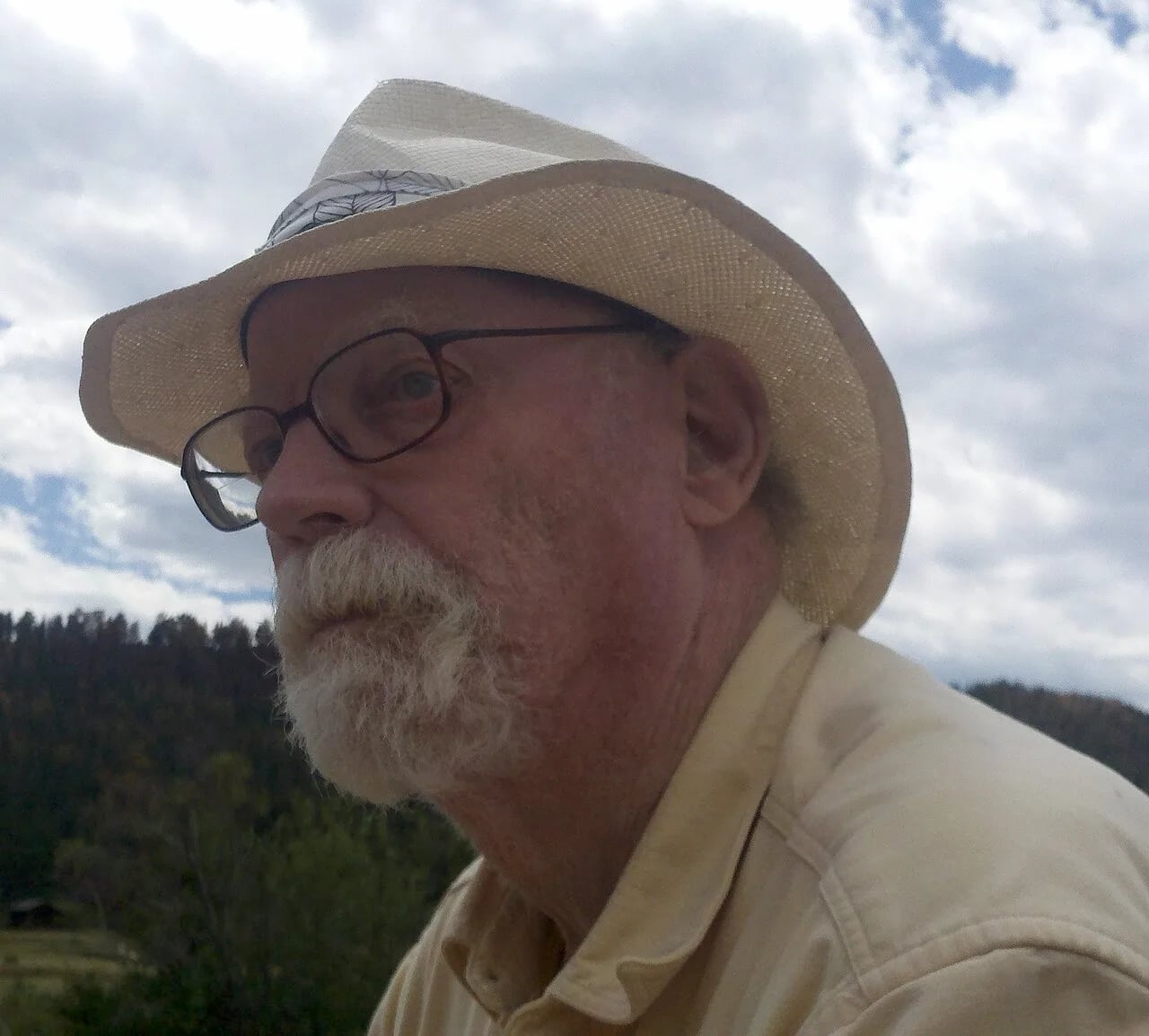 Porträt von Arthur A. Small (1933–2015) – Gedenkseite