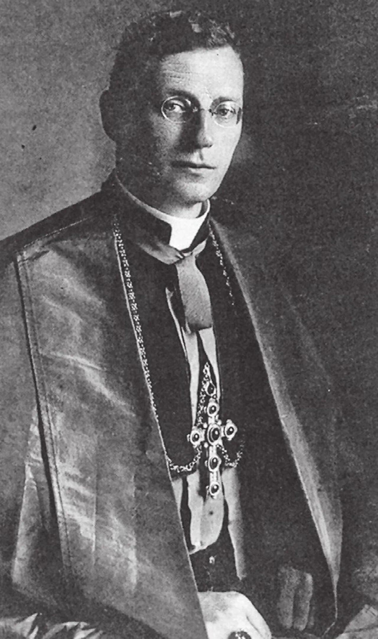 Portrait of Luigi Fogar (1882–1971) – memorial page