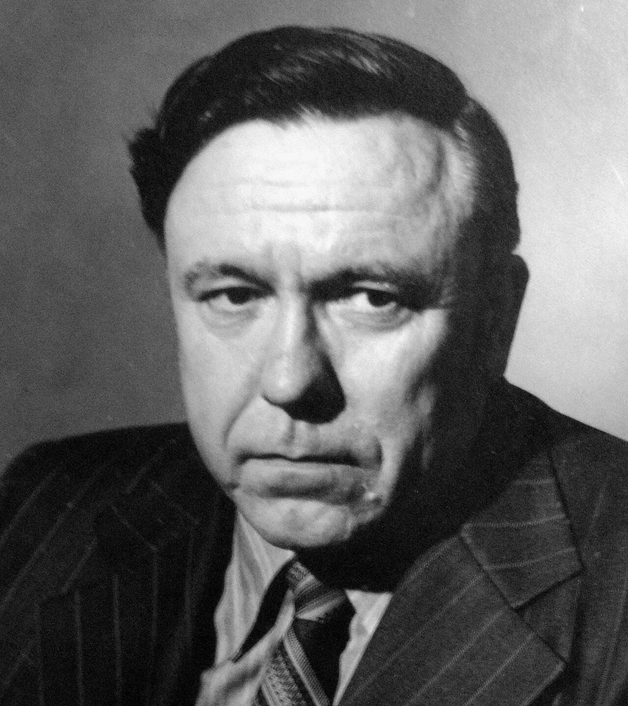 Portrait of D. L. George Henley (1917–1996) – memorial page