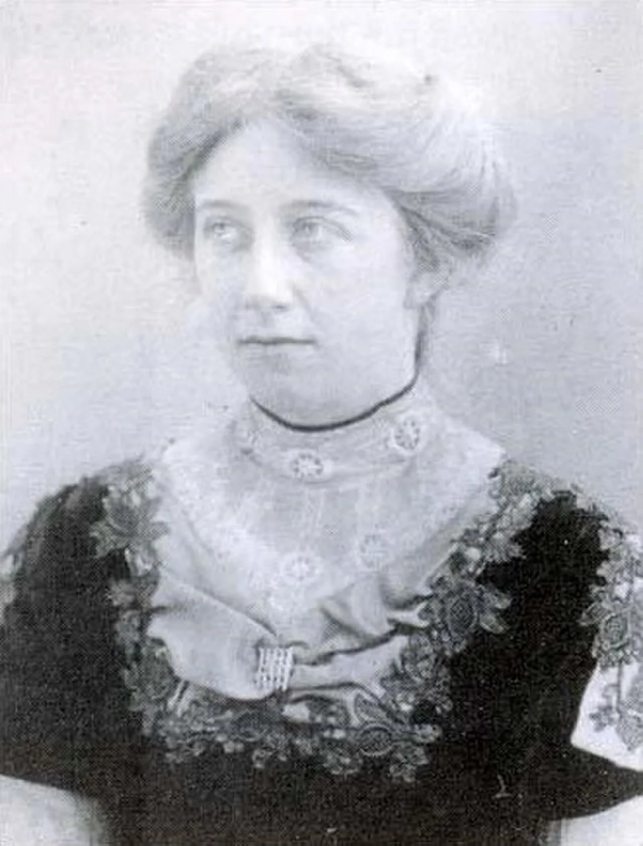 Portrait of Elsie Howey (1884–1963) – memorial page