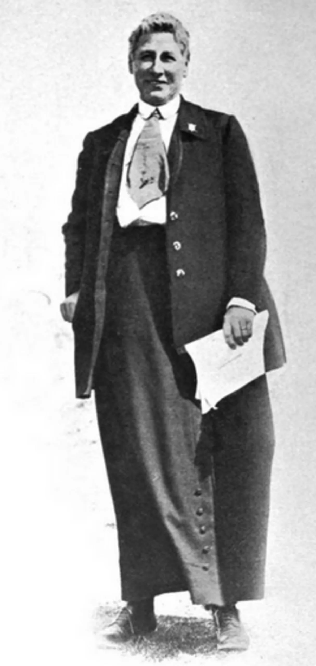Portrait of Issette Pearson (1861–1941) – memorial page
