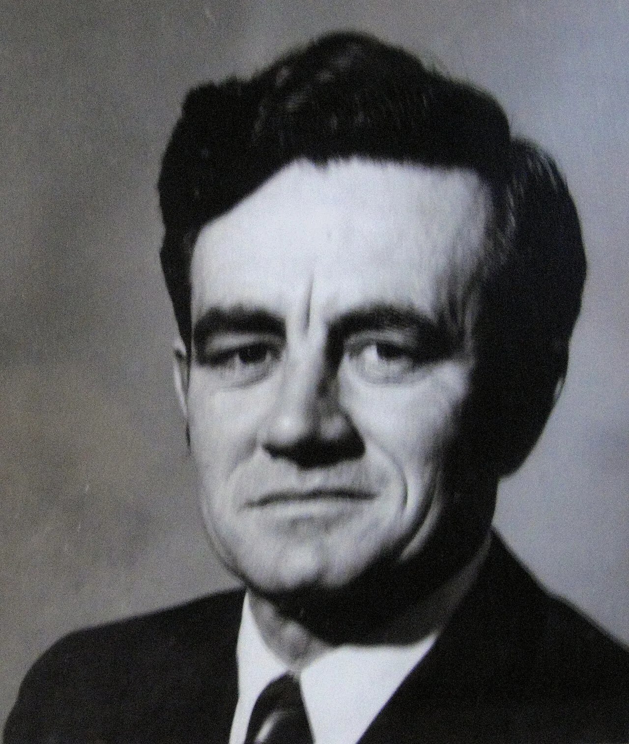 Portrait of Frank Bezanson (1928–1993) – memorial page