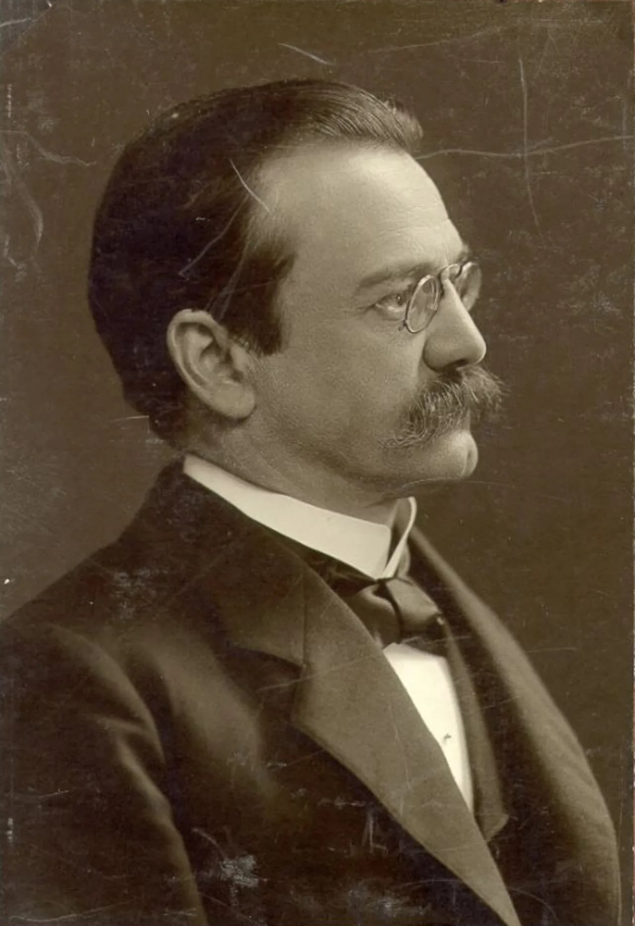 Porträt von Emil Thomas (1858–1923) – Gedenkseite