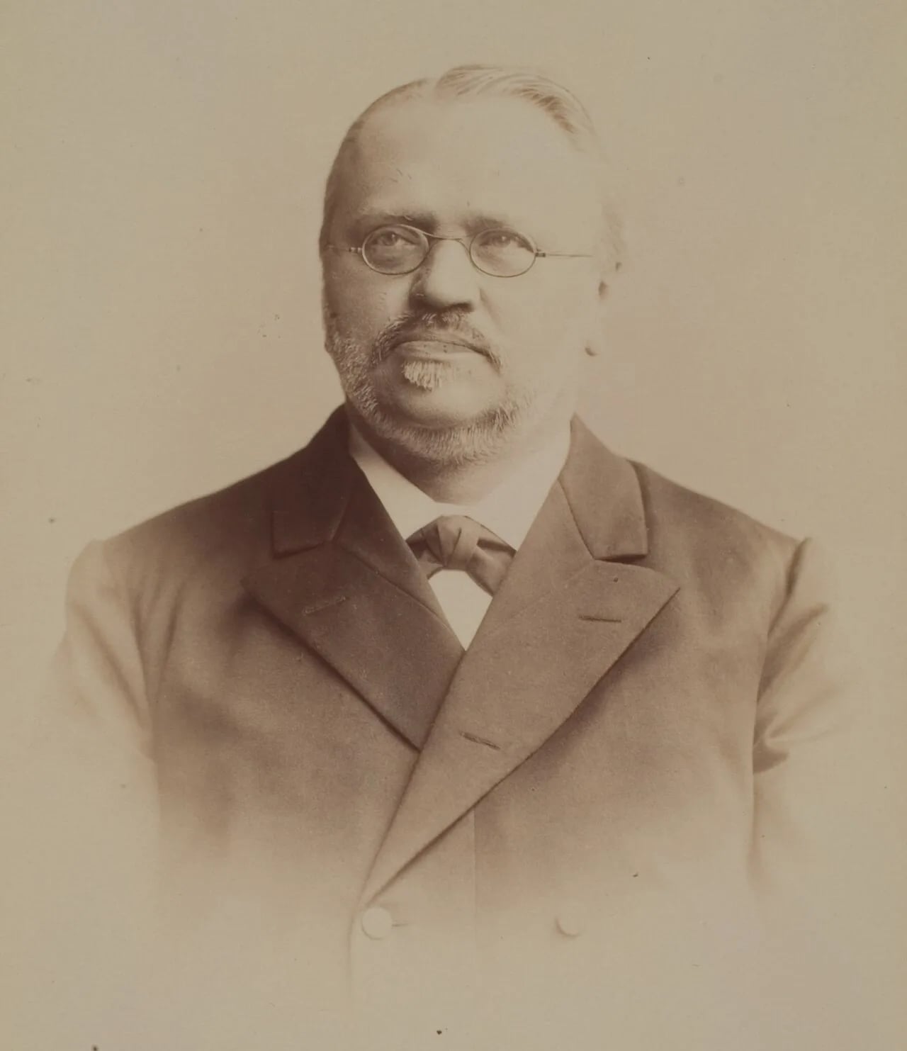 Portrait of Gustav Uhlig (1838–1914) – memorial page