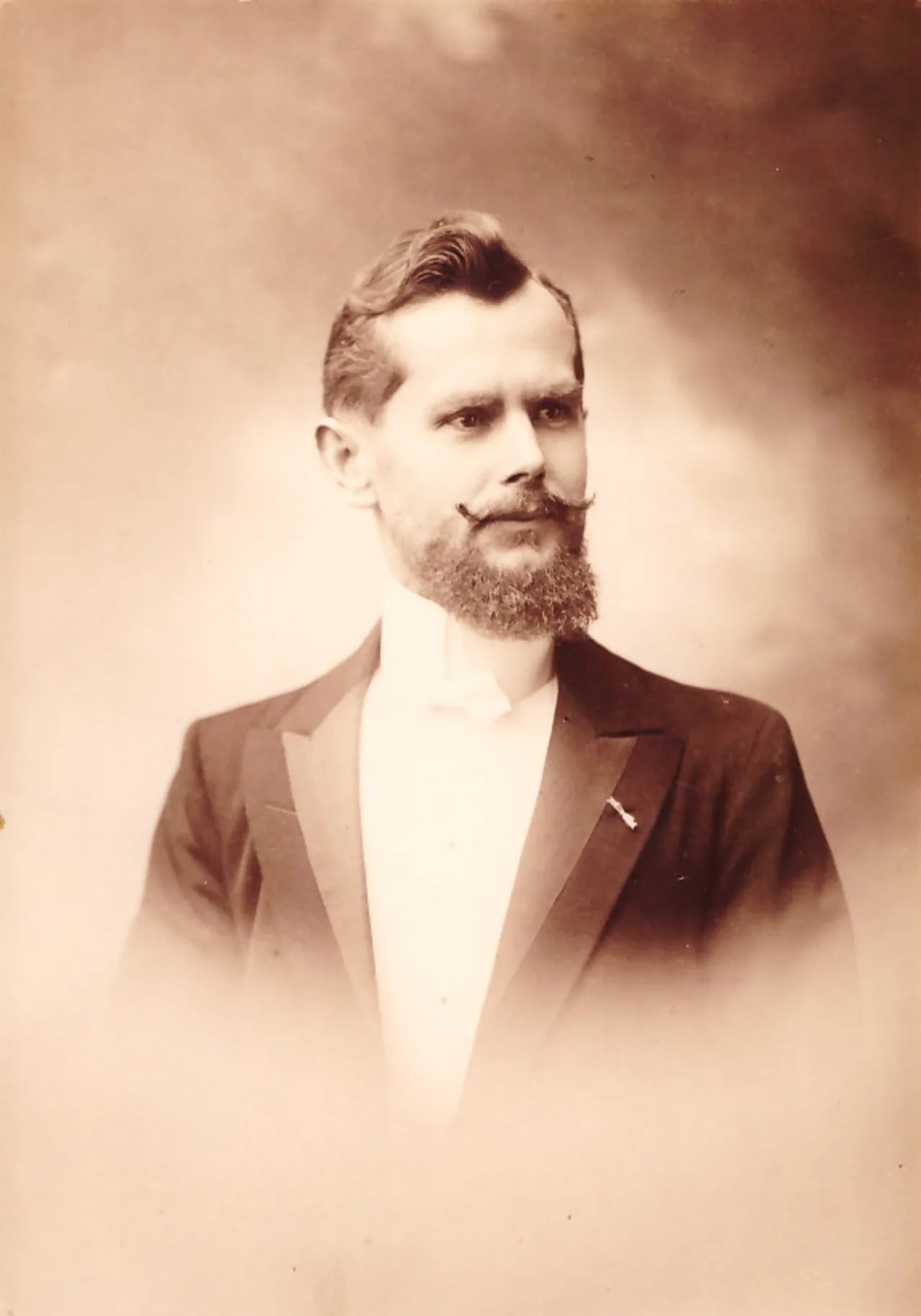 Portrait of Paul Larisch (1870–1934) – memorial page