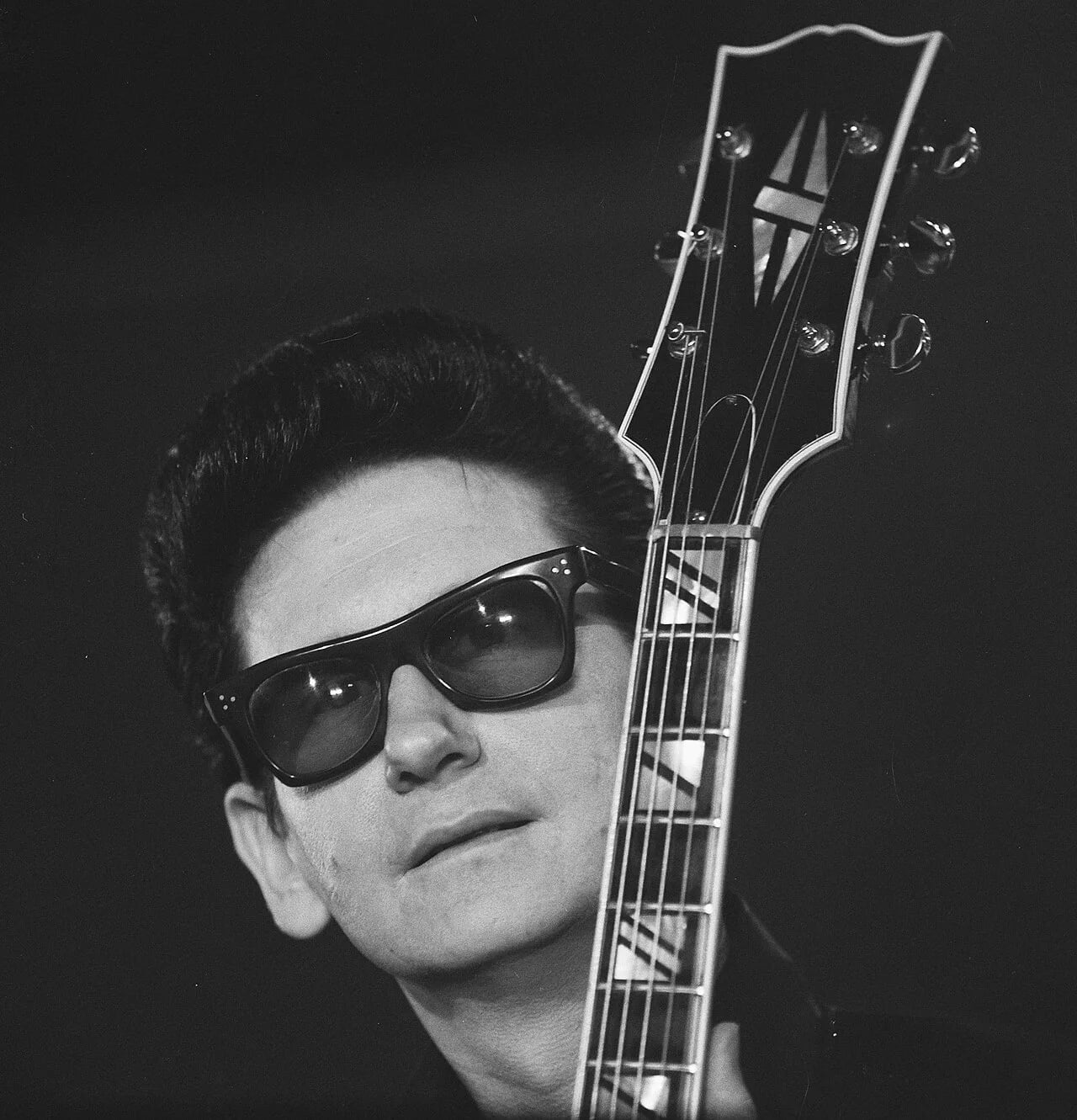 Portrait of Roy Orbison (1936–1988) – memorial page
