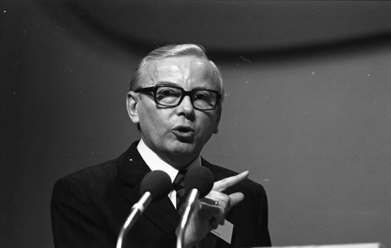 Portrait of Manfred Luda (1921–2014) – memorial page