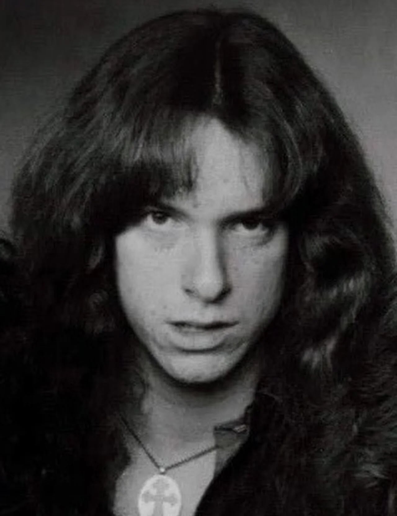 Portrait of Cliff Burton (1962–1986) – memorial page