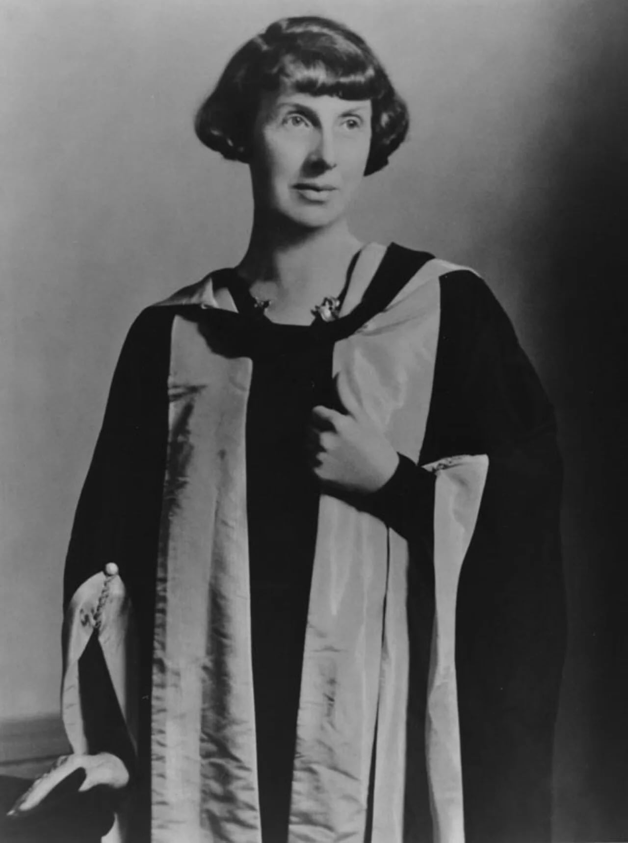 Portrait of Hilda Ormsby (1877–1973) – memorial page