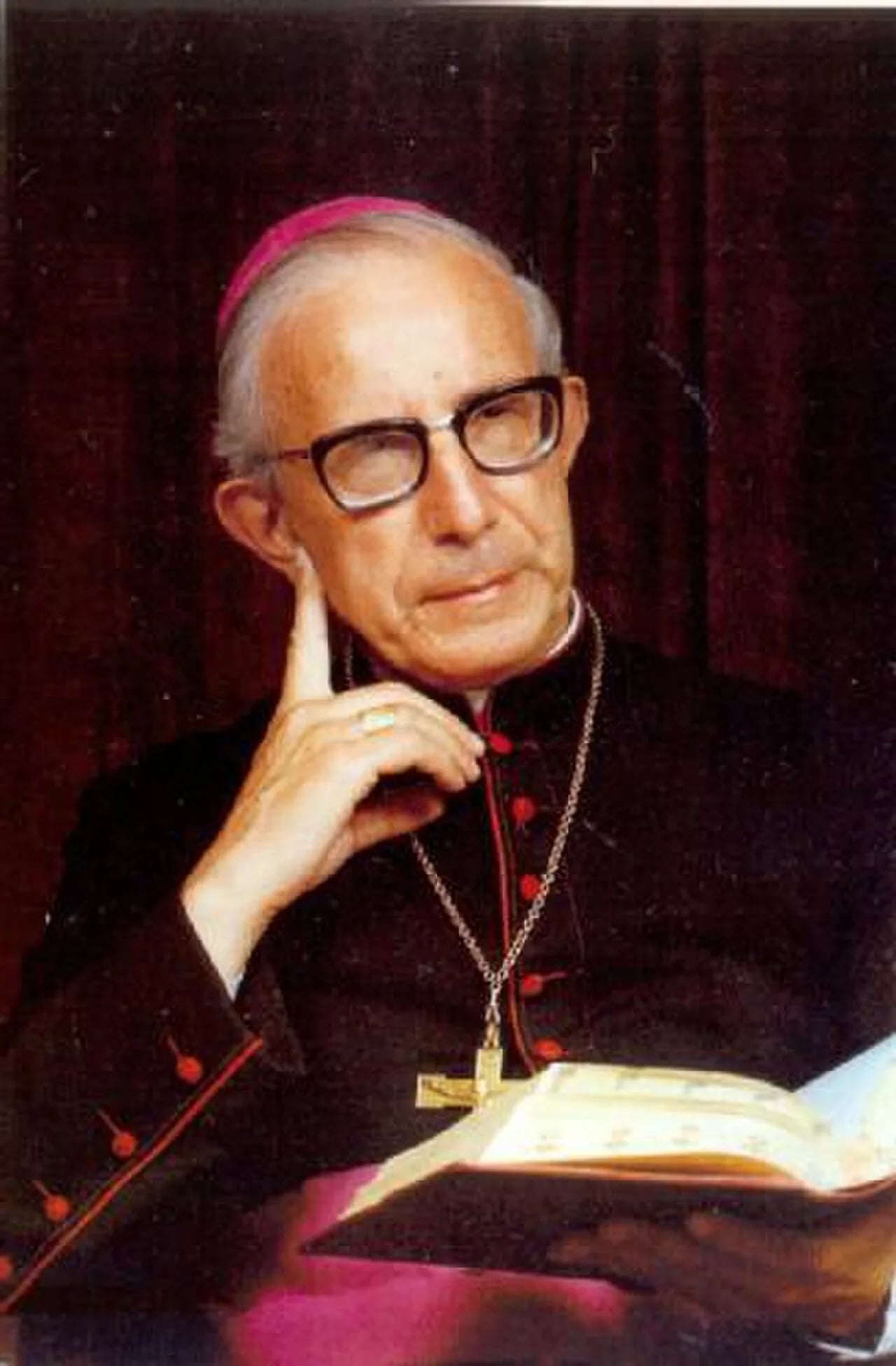 Portrait of Manuel d’Almeida Trindade (1918–2008) – memorial page