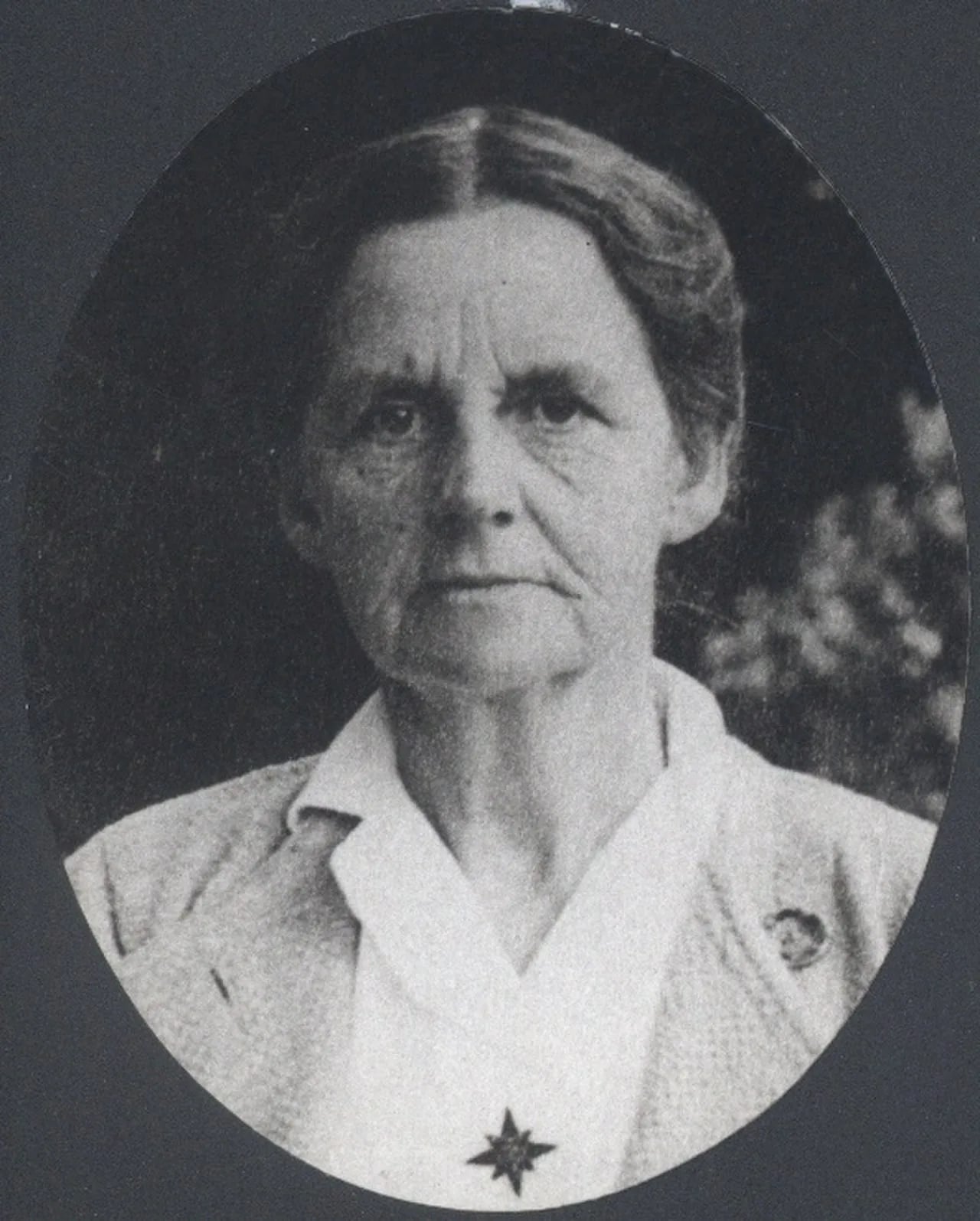 Porträt von Edith Pye (1876–1965) – Gedenkseite