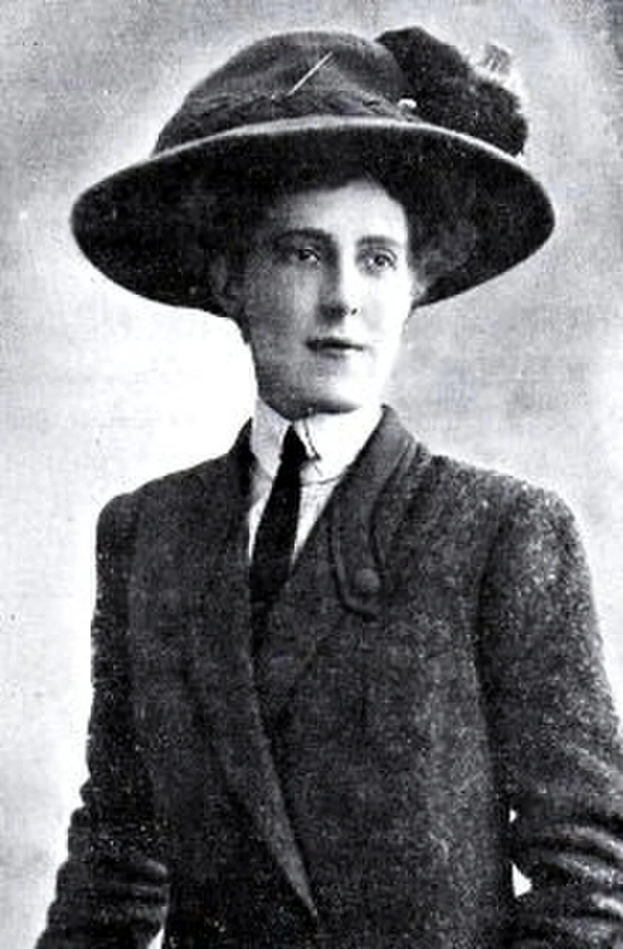 Portrait of Margaret Tragett (1885–1964) – memorial page