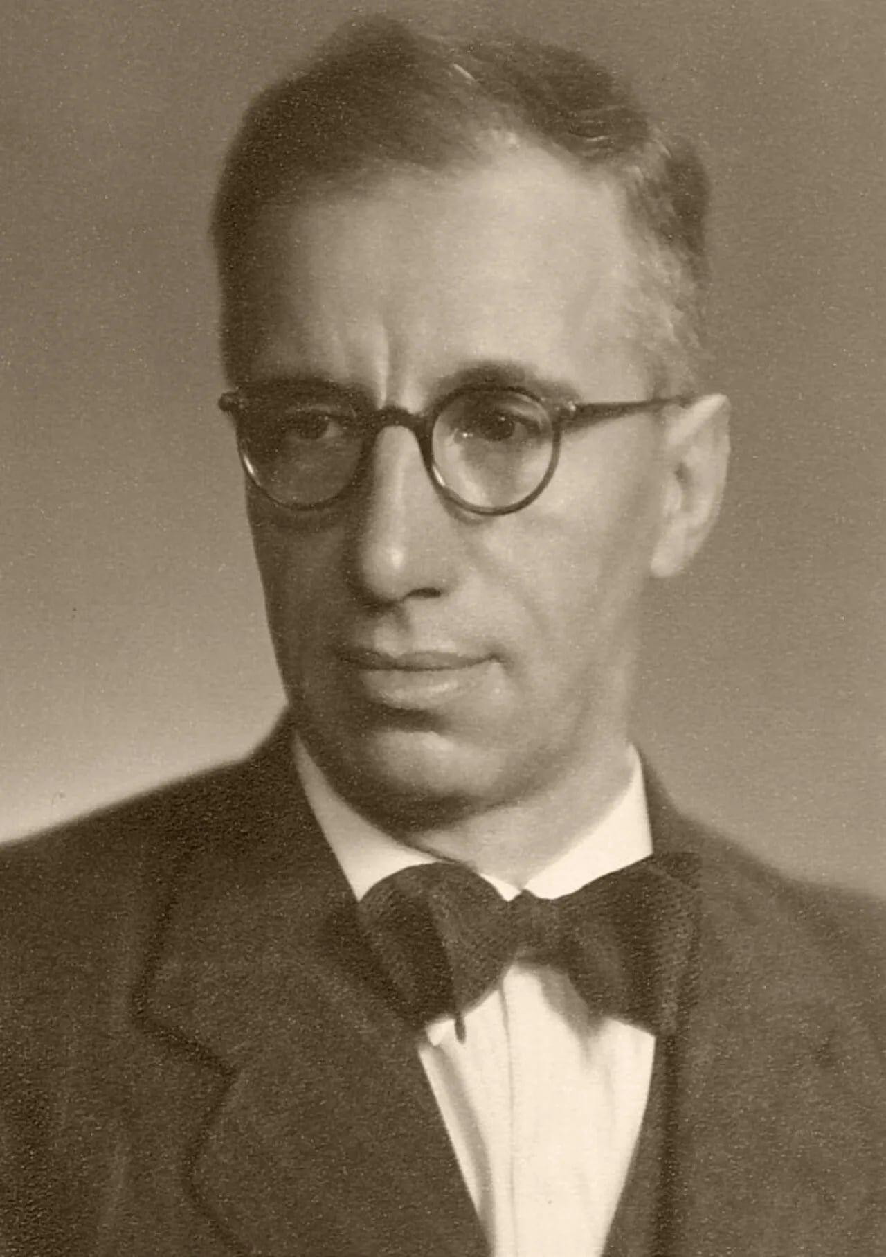 Portrait of Damjan Kalfow (1887–1973) – memorial page