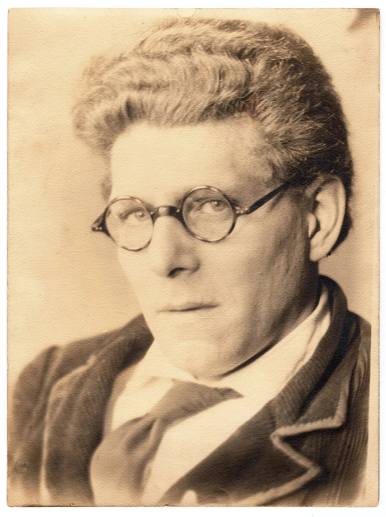 Portrait of Maurits Dekker (1896–1962) – memorial page