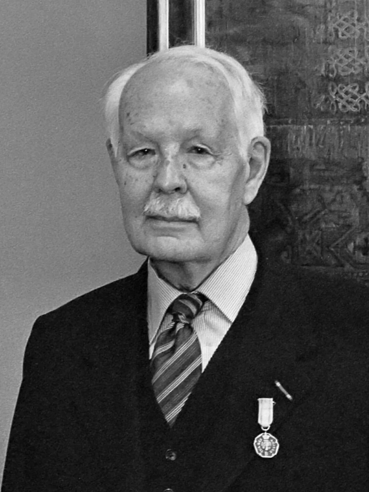 Portrait of Meindert Niemeijer (1902–1987) – memorial page