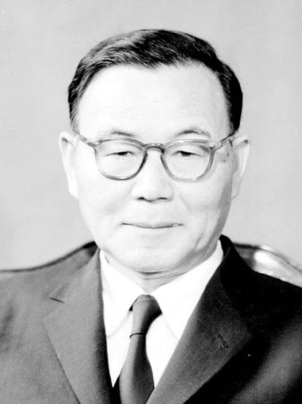 Portrait of Yun Bo-seon (1897–1990) – memorial page