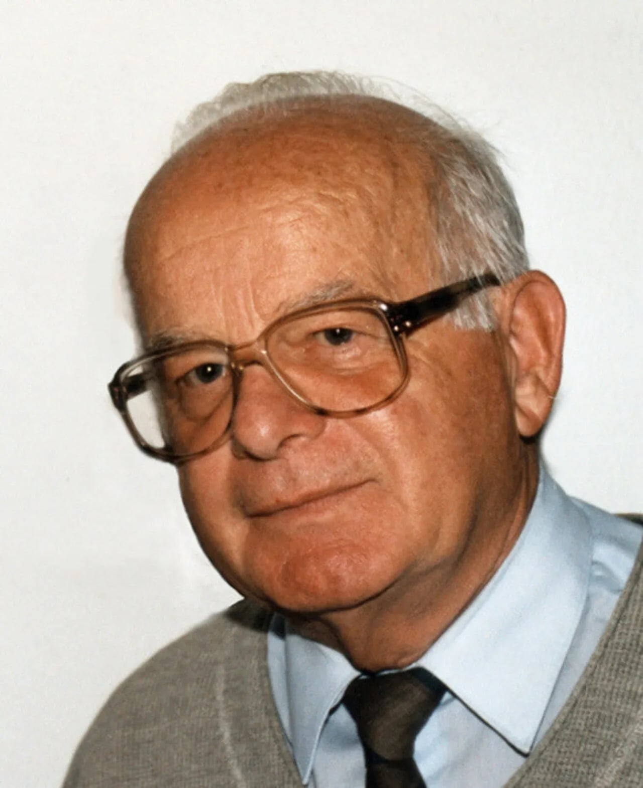 Porträt von Adolf J. Schmid (1934–2011) – Gedenkseite