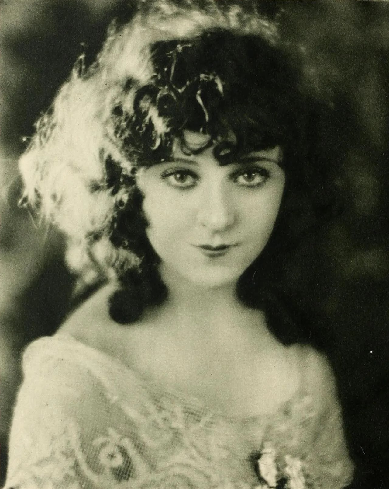 Portrait of Jobyna Ralston (1899–1967) – memorial page