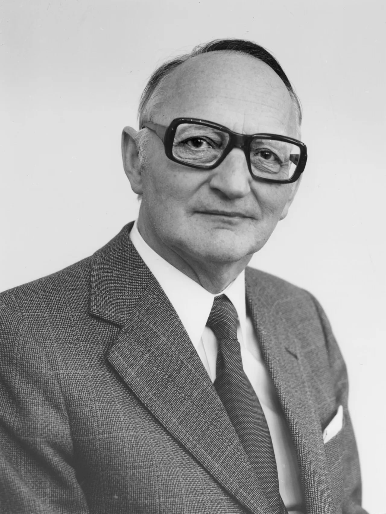 Portrait of Siegfried Matthes (1913–1999) – memorial page