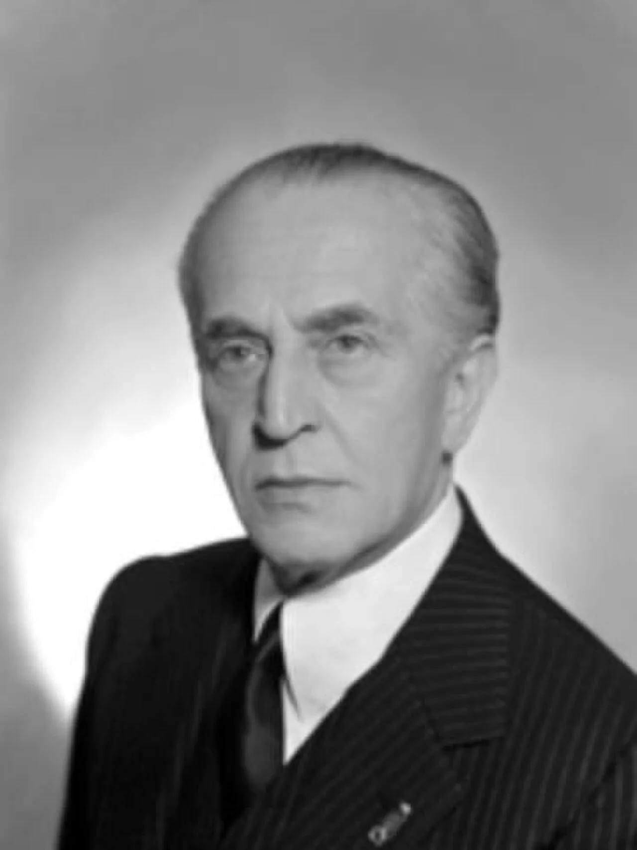 Portrait of Raffaele Paolucci (1892–1958) – memorial page