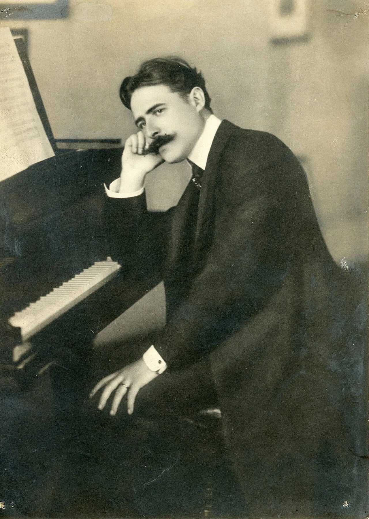 Portrait of Camille Decreus (1876–1939) – memorial page