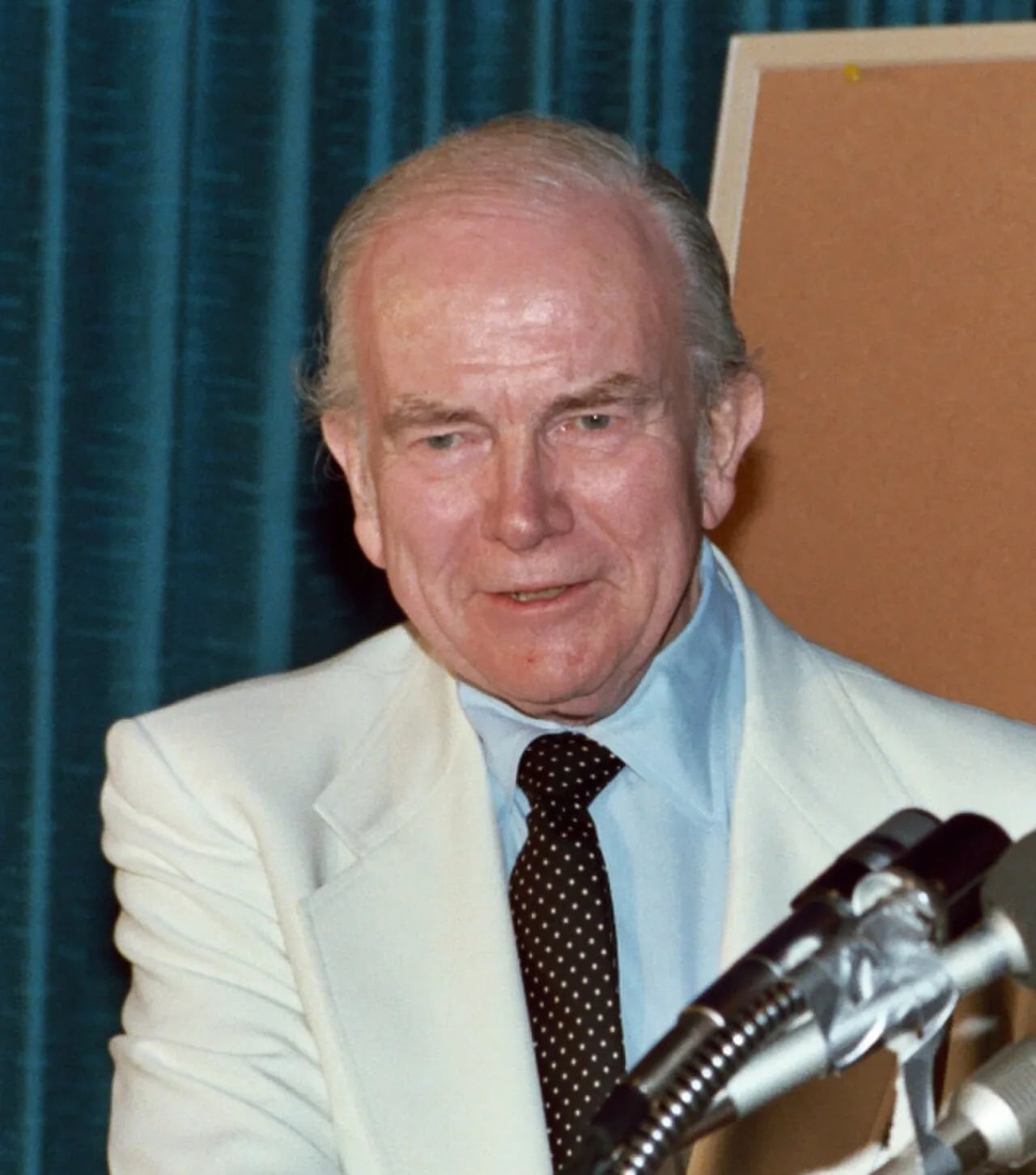 Portrait of Milton Caniff (1907–1988) – memorial page